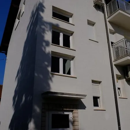 Pozitiv *